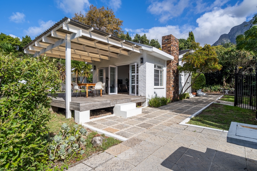 7 Bedroom Property for Sale in Rondebosch Western Cape
